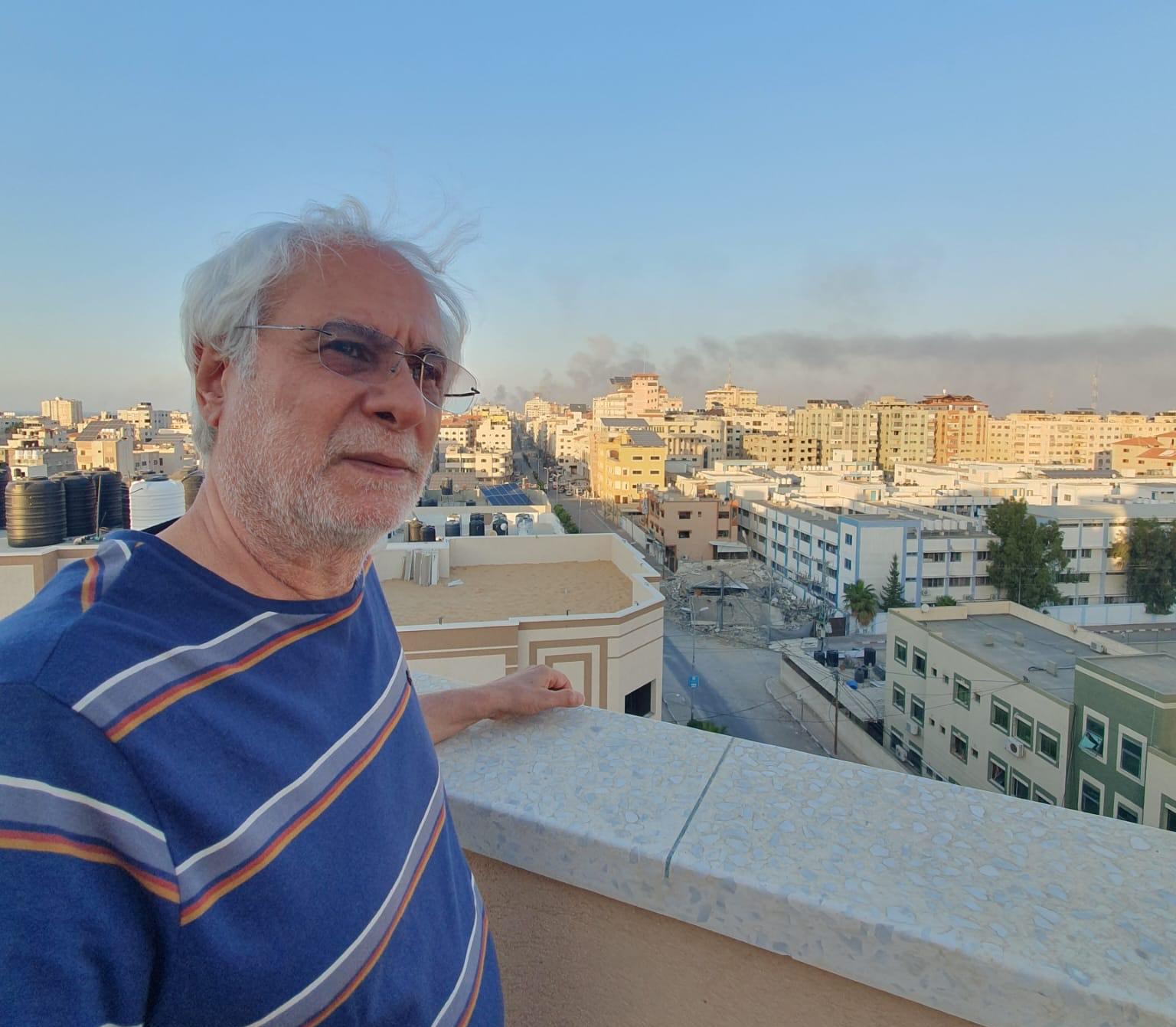 Wallid Al-Hallis är svensk-palestinier och befinner sig just nu i Gaza.