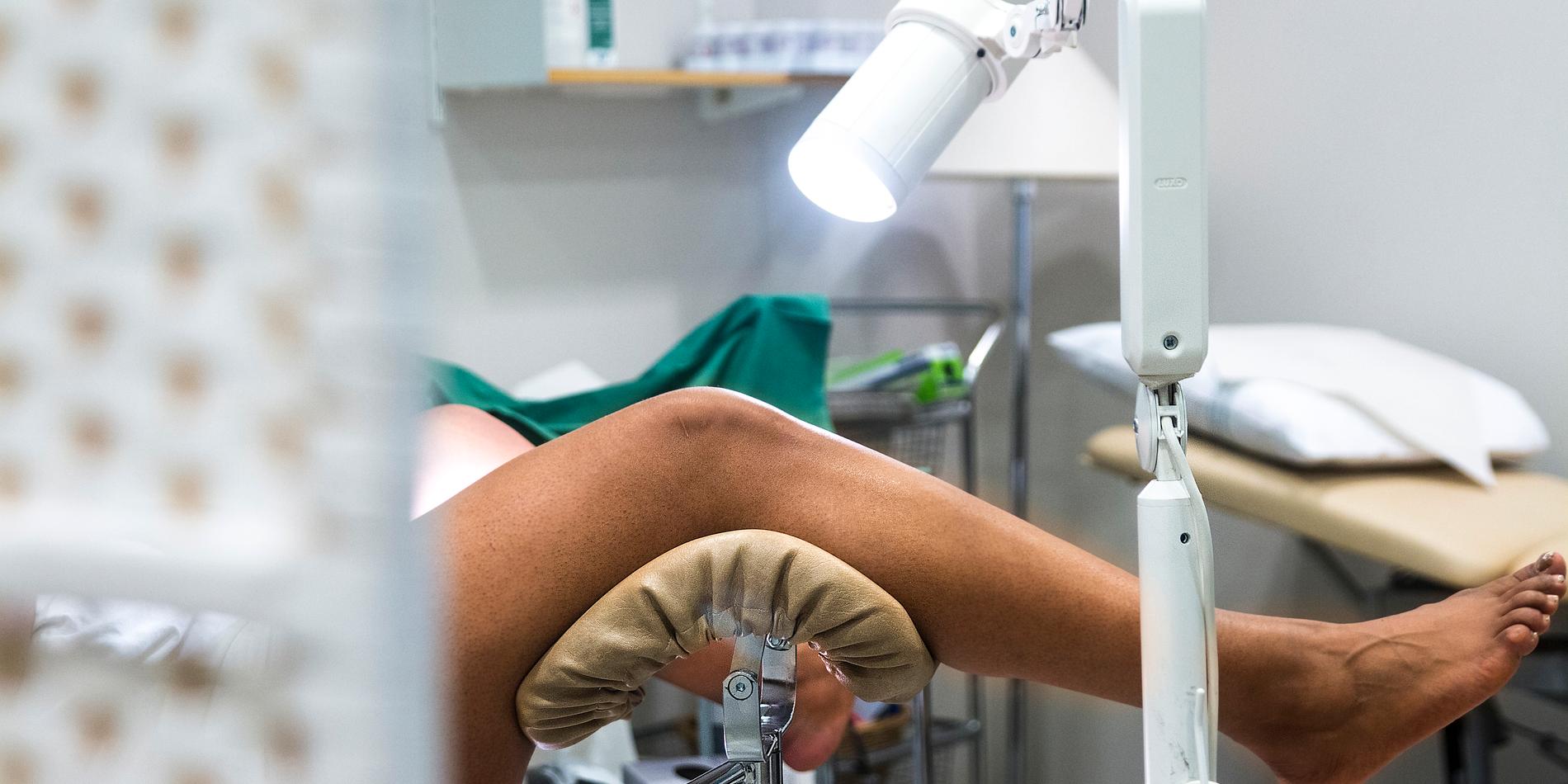 Cirka 20 procent av kvinnorna i Skåne har valt att inte dyka upp efter kallelse till vanlig cellprovtagning på klinik.