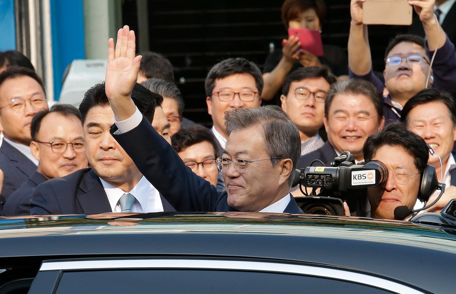 Sydkoreas president Moon Jae-in på väg mot det historiska mötet.