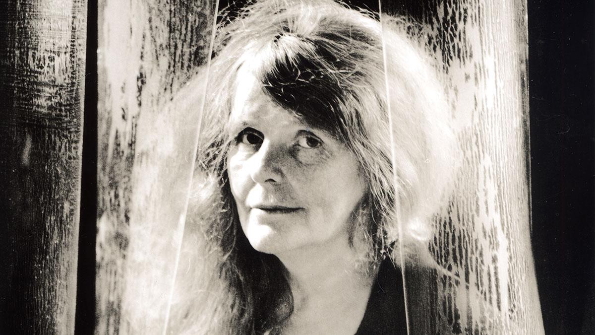 Poeten och dramatikern Kristina Lugn avled i maj 2020, 71 år gammal. Boken ”Inte alls dåligt” innehåller kvarlämnade skisser, utkast och färdiga dikter.