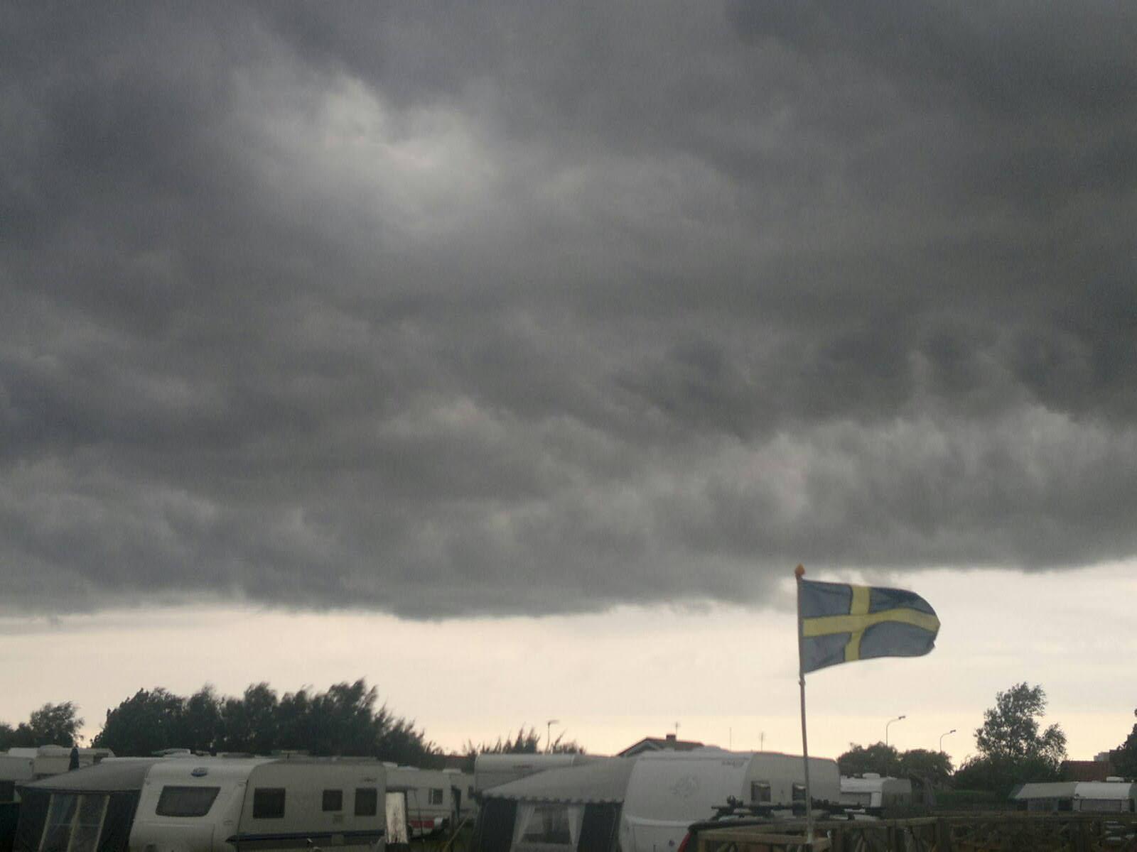 VÄRSTA MOLNEN  Catarina Holmqvist, 51, tog bilden av en typisk svensk sommar på Skrea Camping utanför Falkenberg.