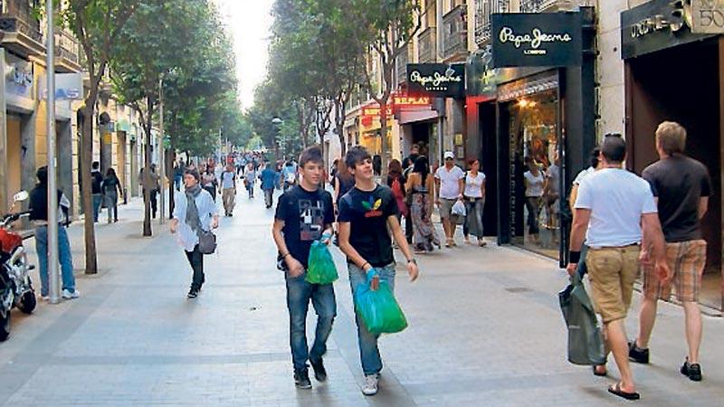 Den mest spännande shoppingen hittar du i små alternativa butiker i stadsdelen Malasaña.