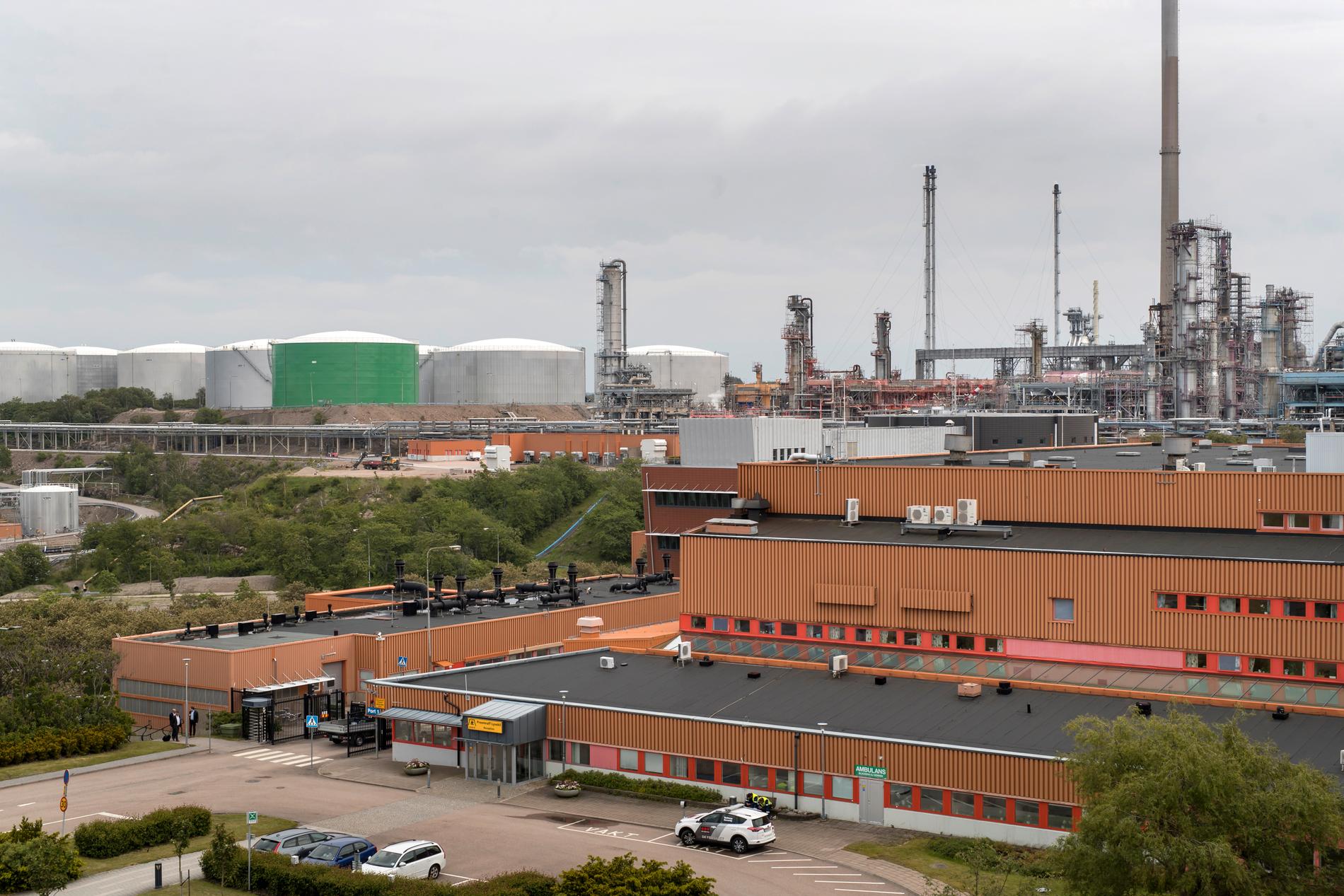 Preems raffinaderi vid Brofjorden, norr om Lysekil i Bohuslän. Arkivbild.