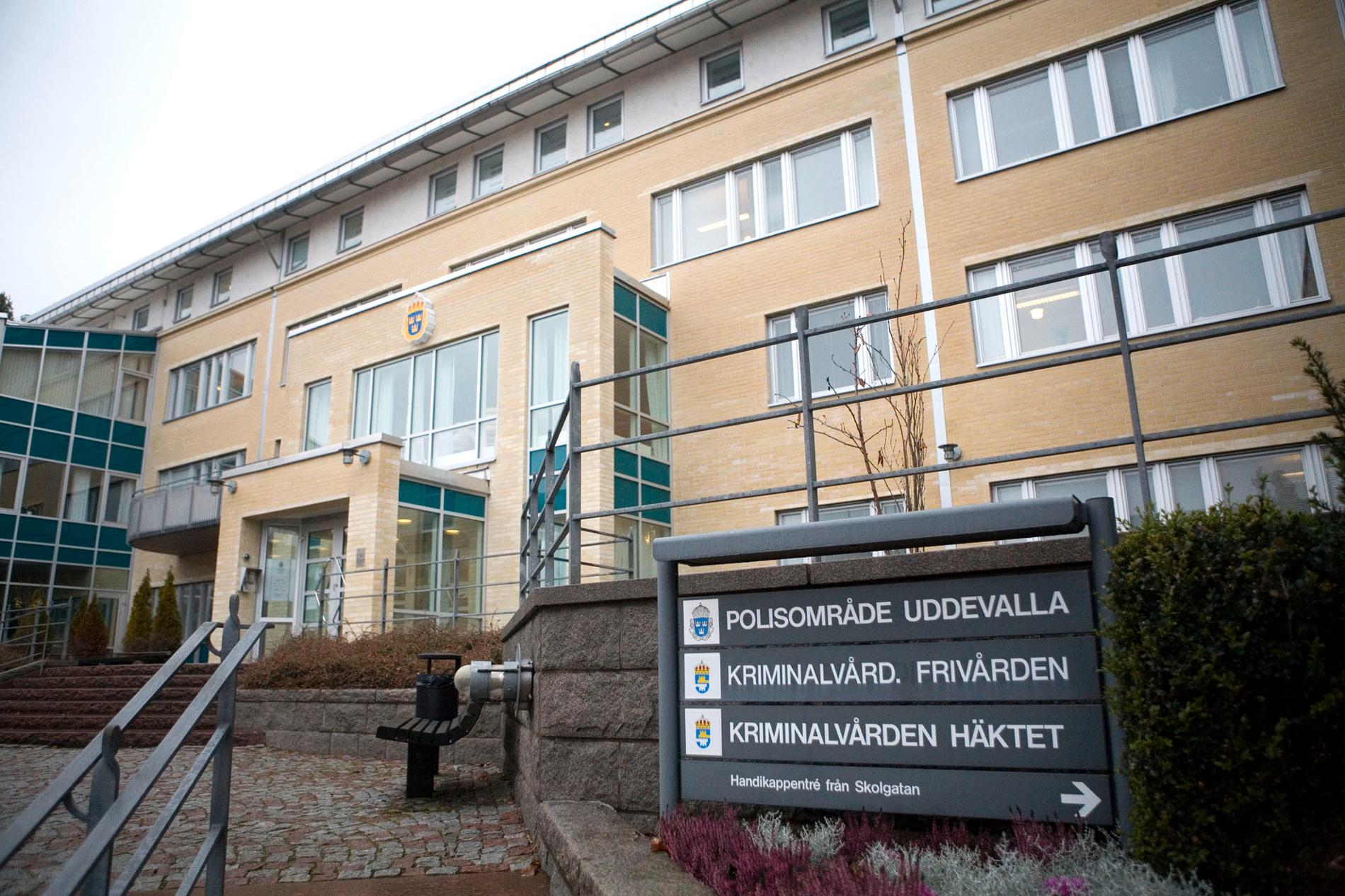 En kvinna har begärts häktad för mord i Lysekil. Häktningsförhandlingen hålls i Uddevalla tingsrätt på tisdagen. Arkivbild.