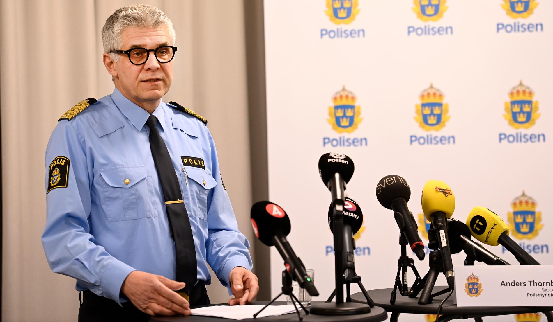 Rikspolischef Anders Thornberg kommenterar rapporten om Mats Löfving på en presskonferens.