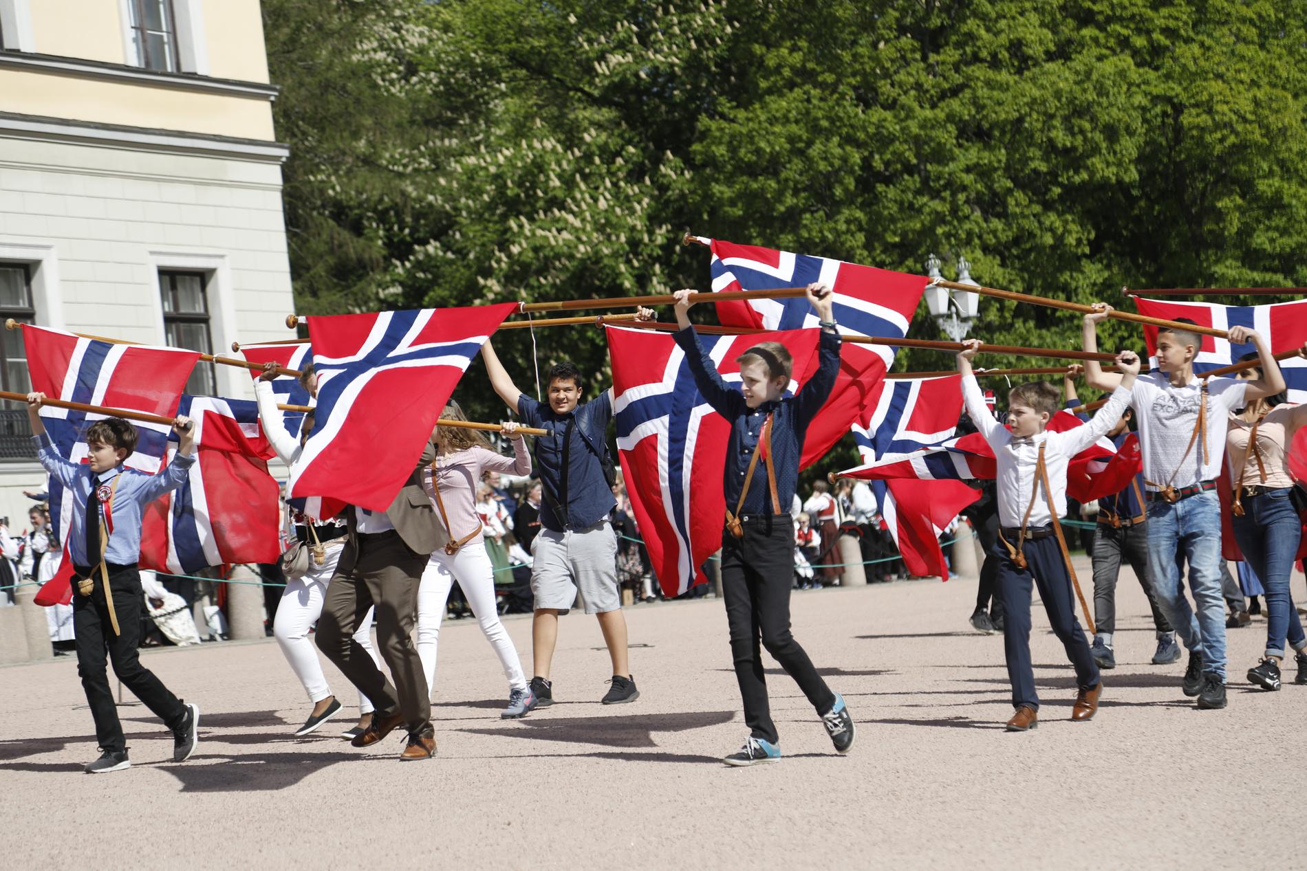 På den norska nationaldagen den 17 maj hålls traditionellt en barnparad, men i år är den inställd på grund av viruspandemin. Bilden är från i fjol.
