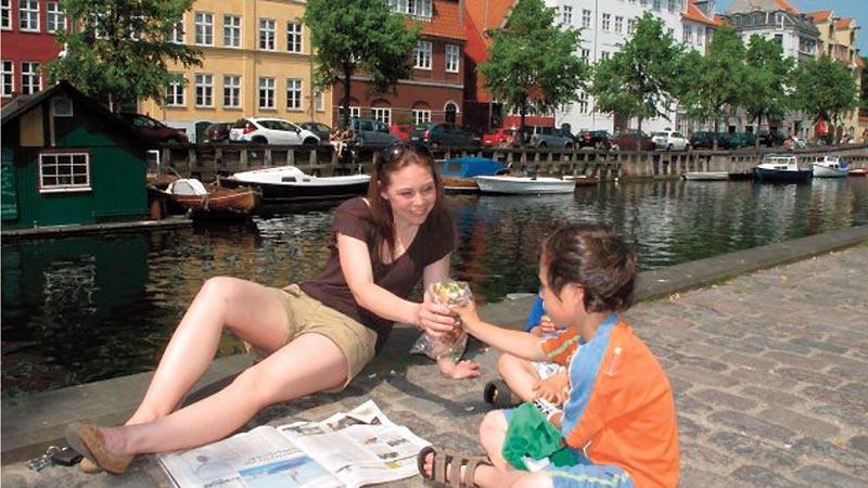 ”Vi köper gärna en macka och njuter solen vid kanalerna i Christianshavn.”