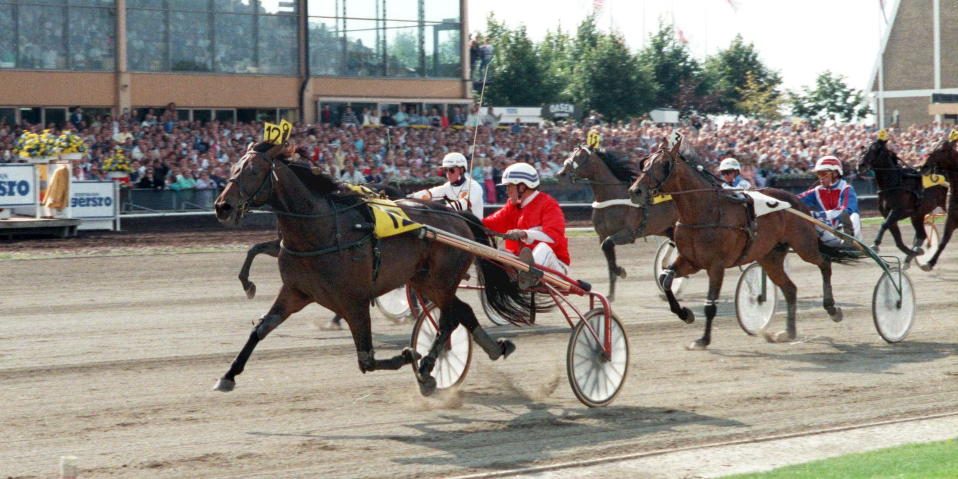 Gaston Pride vann Svenskt Travderby från spår 12 1988. 
