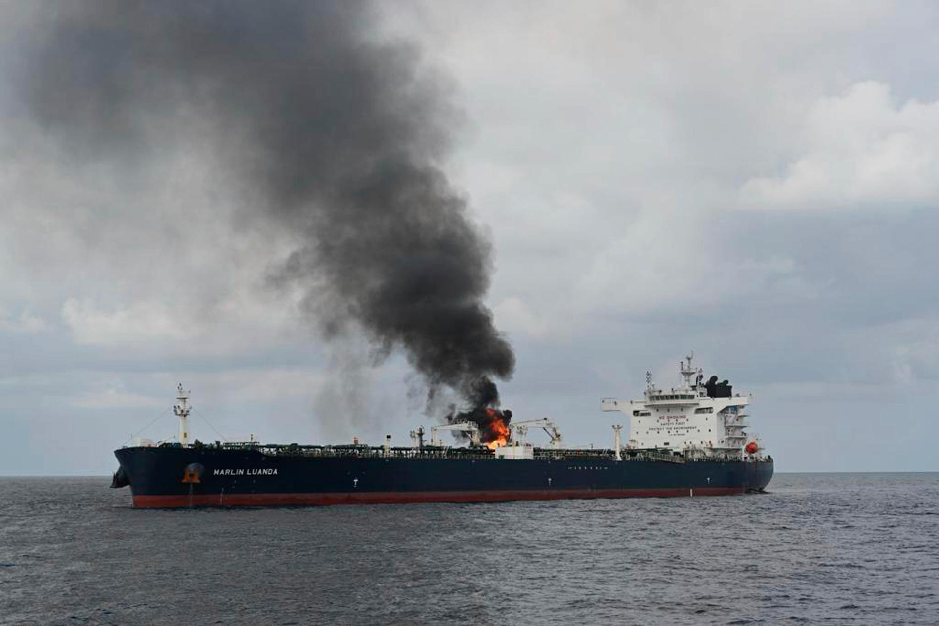 Huthi-rörelsen har flera gånger attackerat fartyg i Röda Havet och utanför Jemens kust. På bild oljefartyget Marlin Luanda som blev attackerat i januari i år. Arkivbild.