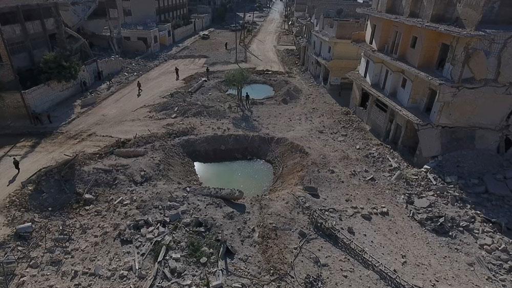 Nya drönarfotografier visar förödelsen i Aleppo.