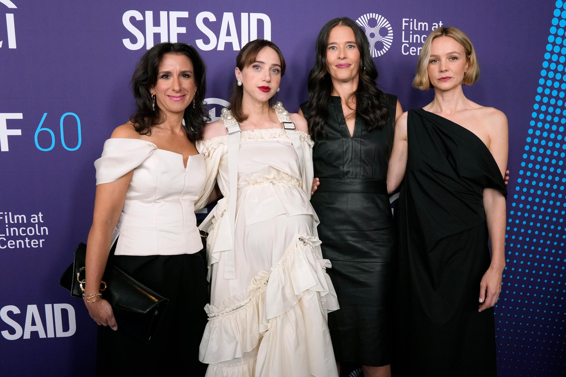 Jodi Kantor (längst till vänster) tillsammans med Zoe Kazan, Megan Twohey och Carey Mulligan på världspremiären för "She said" i New York. Arkivbild.