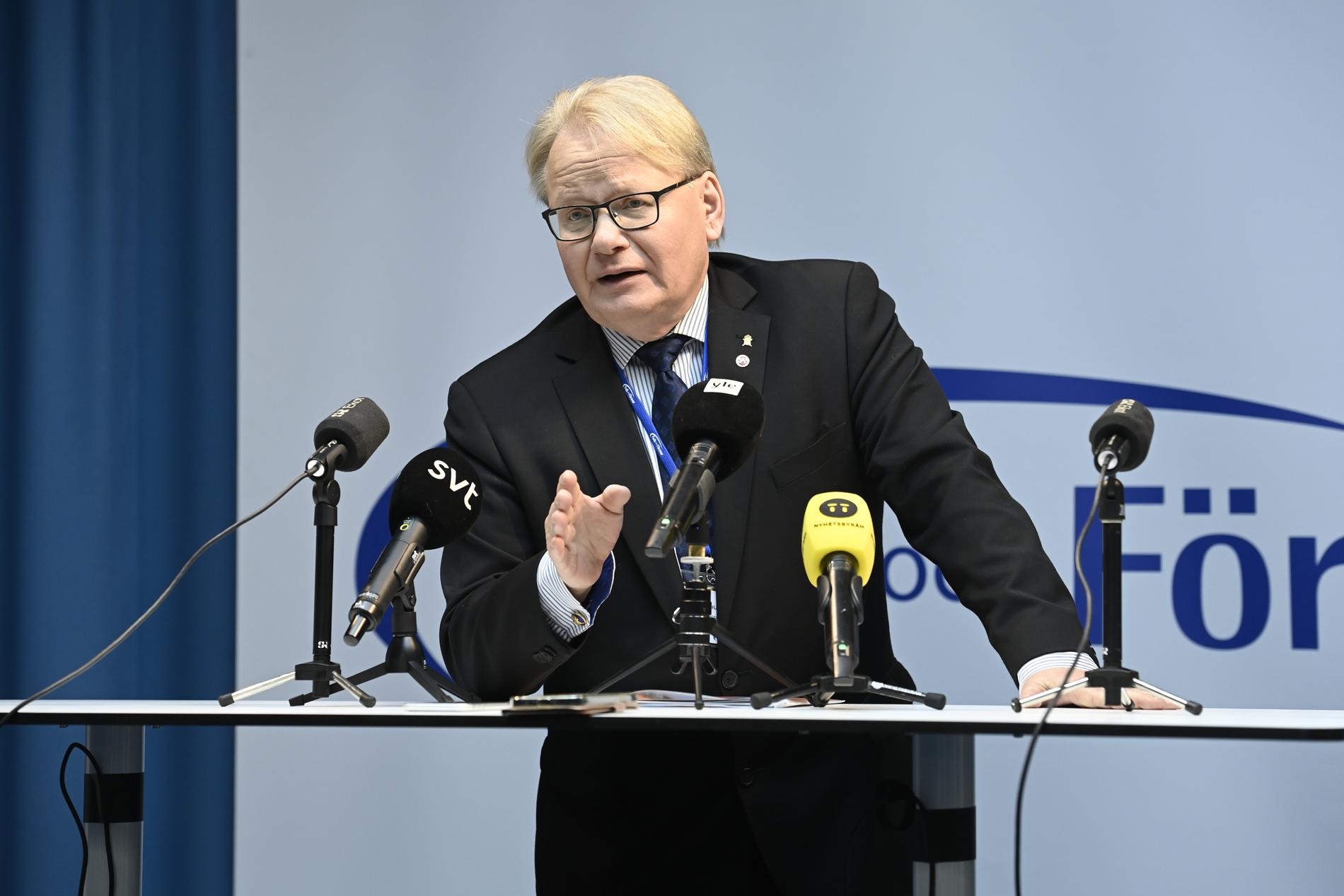 Försvarsminister Peter Hultqvist inledningstalade på Folk & försvar under måndagen. 