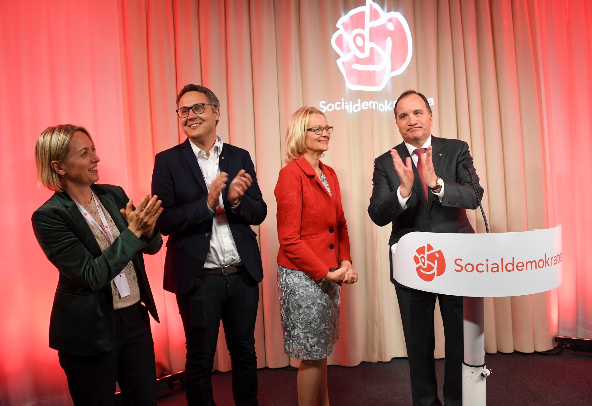 Jytte Guteland, Johan Danielsson, Heléne Fritzon och statsminister Stefan Löfven vid Socialdemokraternas valvaka.