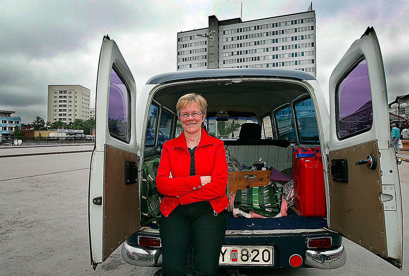 Wanja Lundby-Wedin i Högdalen, där hon växte upp.