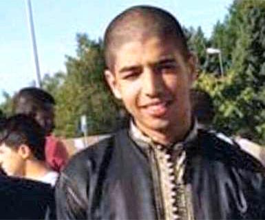 18-årige Abdul Rahman misstänks för knivattacken i Åbo.