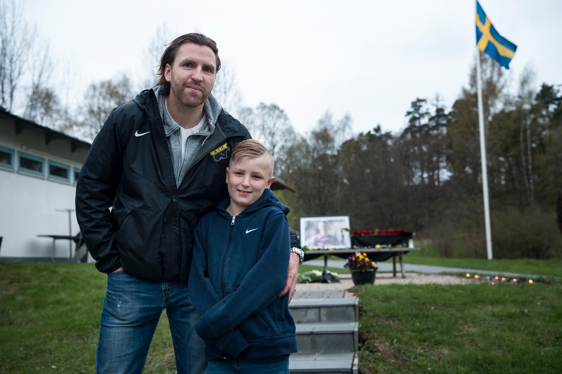 Nils-Eric Johansson med sin nioårige son Lucas