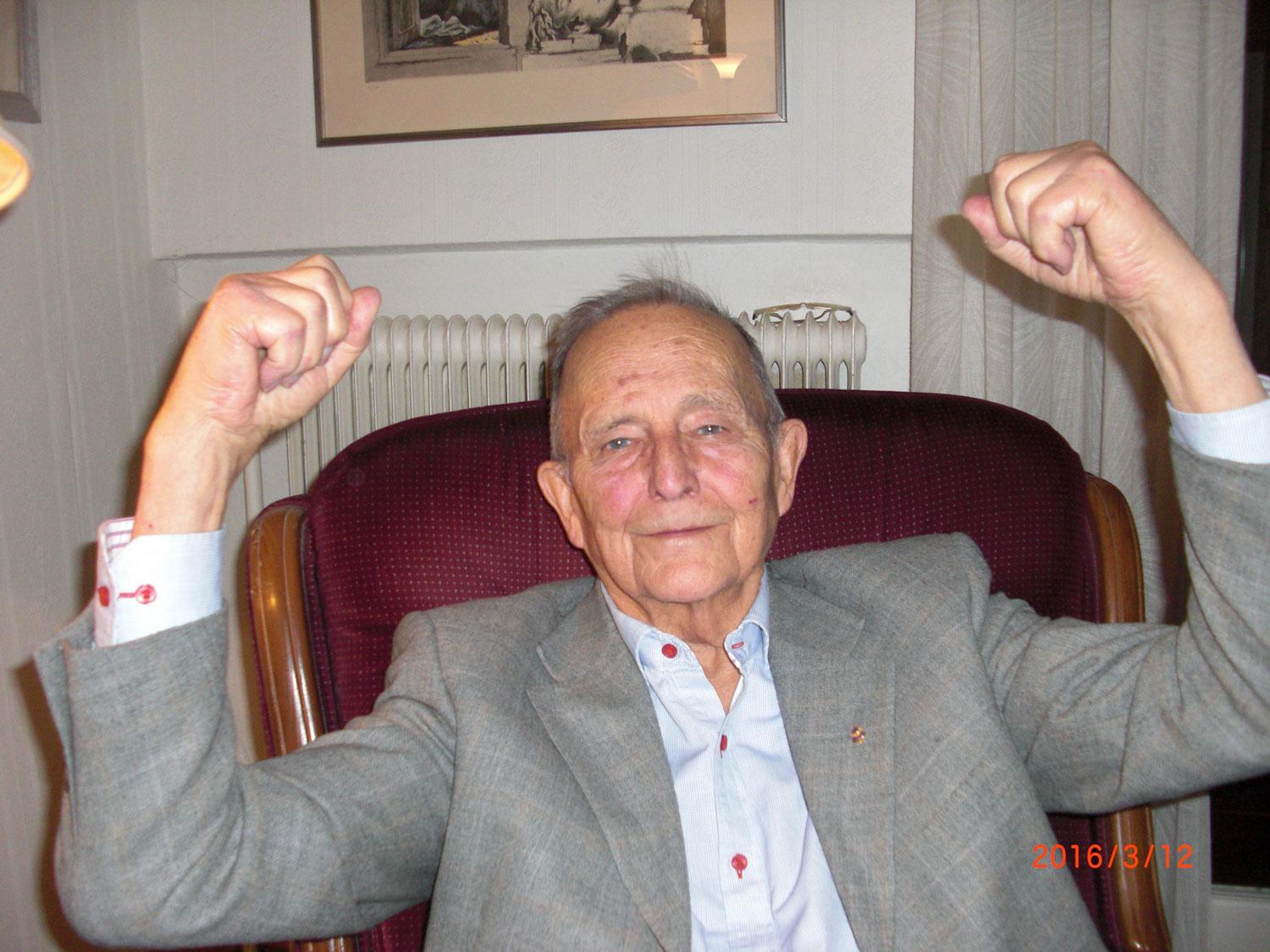 Frans morfar Kurt Jeppsson är mycket stol och så här glad blev han när barnbarnet vann Melodifestivalen.