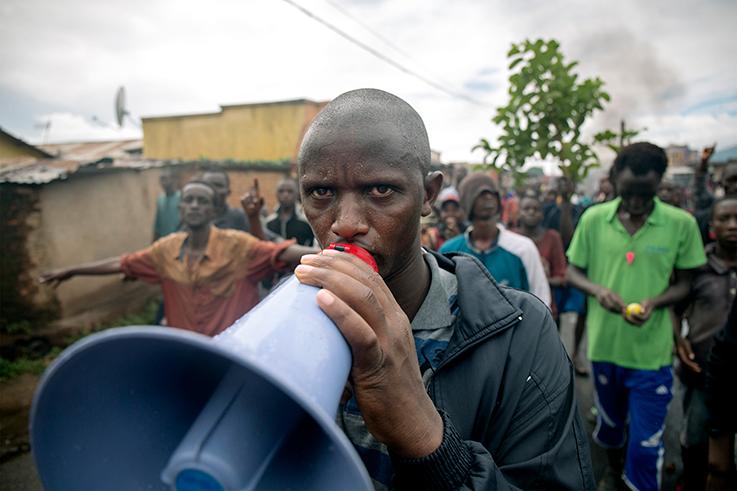 Protester mot regeringen i Bujumbura. 