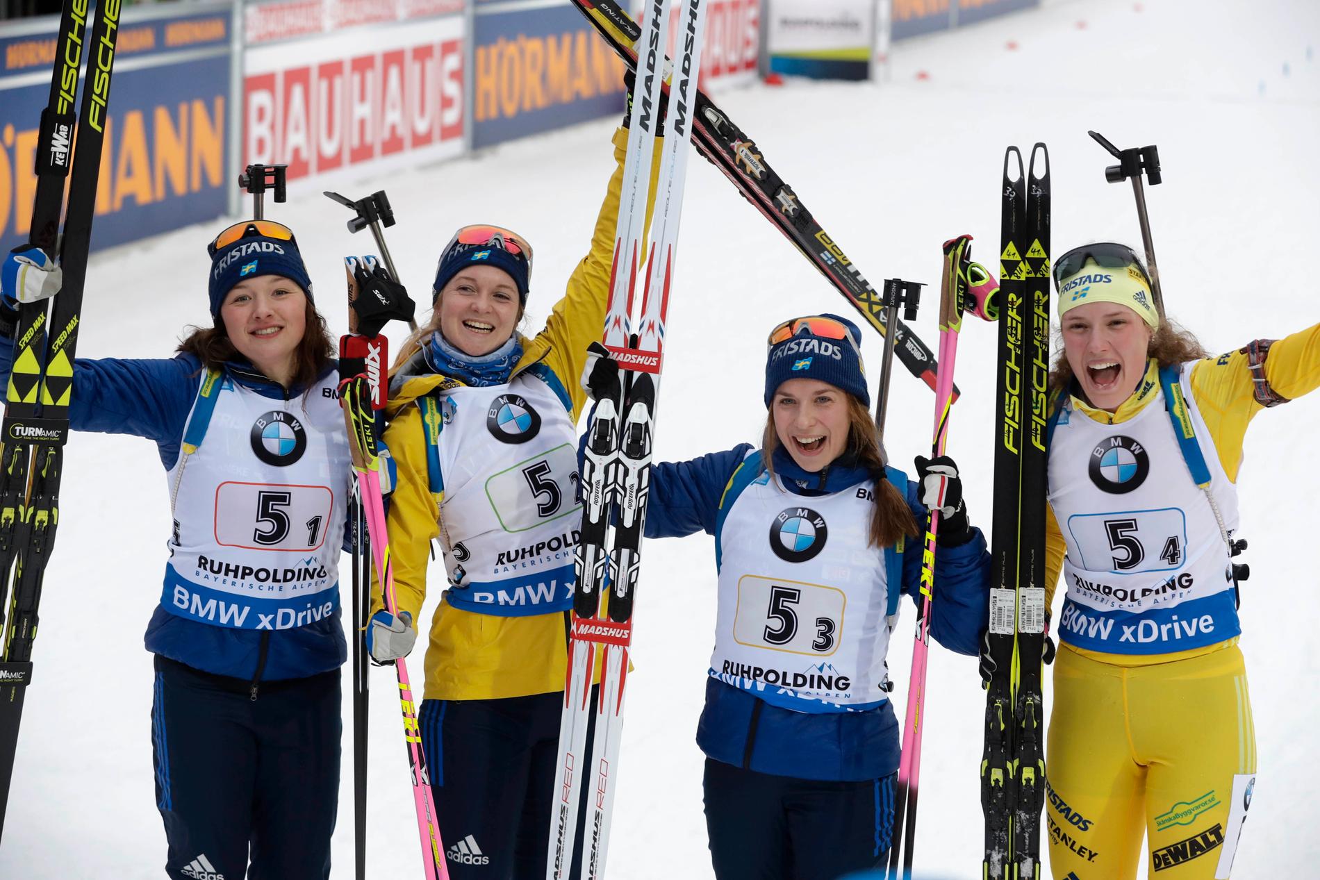 Åkarna i stafettlaget som kom trea i Ruhpolding – från vänster: Linn Persson, Mona Brorsson, Anna Magnusson och Hanna Öberg – är klara för OS i Pyeongchang. Arkivbild.