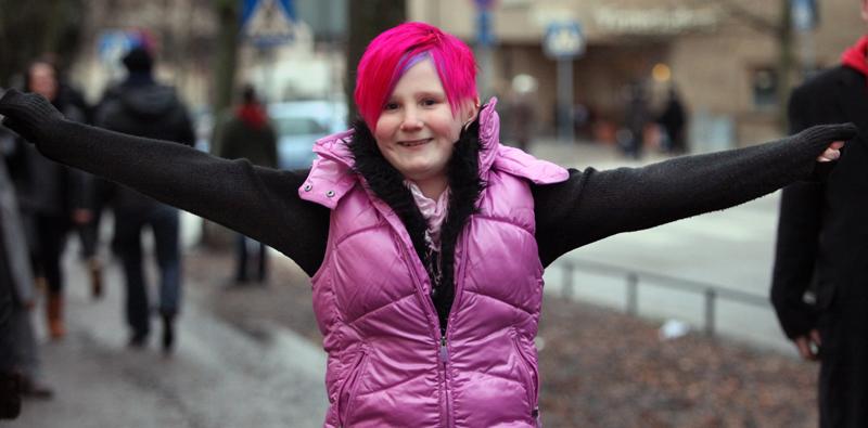 BARNHJÄLTE. Liv Kjellberg, 10 år, Sollebrunn. ”Liv är en Svensk Hjälte 2009 för att hon har visat mod och handlingskraft i kampen mot mobbning på sin skola. Liv vände sin utsatta situation till något positivt för andra.”