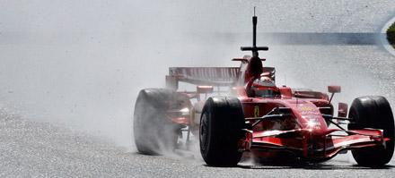 Kimi Räikkönen och Ferrari har gått bra på träningarna med sina "hålnosade" bilar.