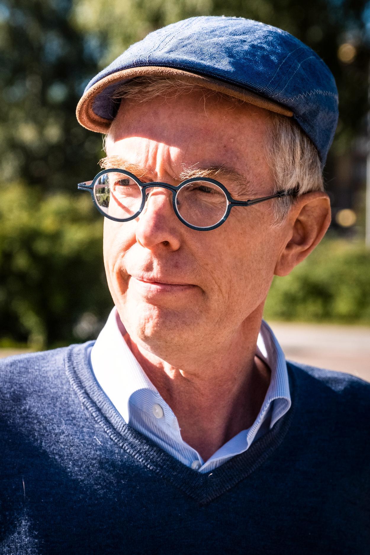  Anders Johansson, universitetslektor i infektionssjukdomar vid Umeå universitet, forskar om och följer infektionsläget på landets äldreboenden.