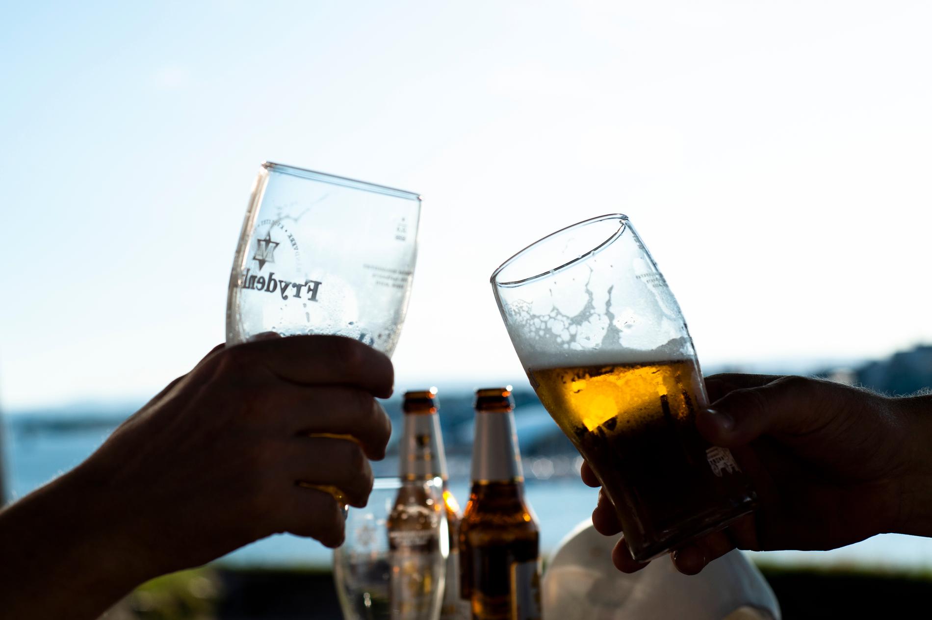 Samtalen till den nationella stödlinjen för alkohol, Alkohollinjen, ökade med 30 procent i maj, jämfört med samma period förra året. Arkivbild.
