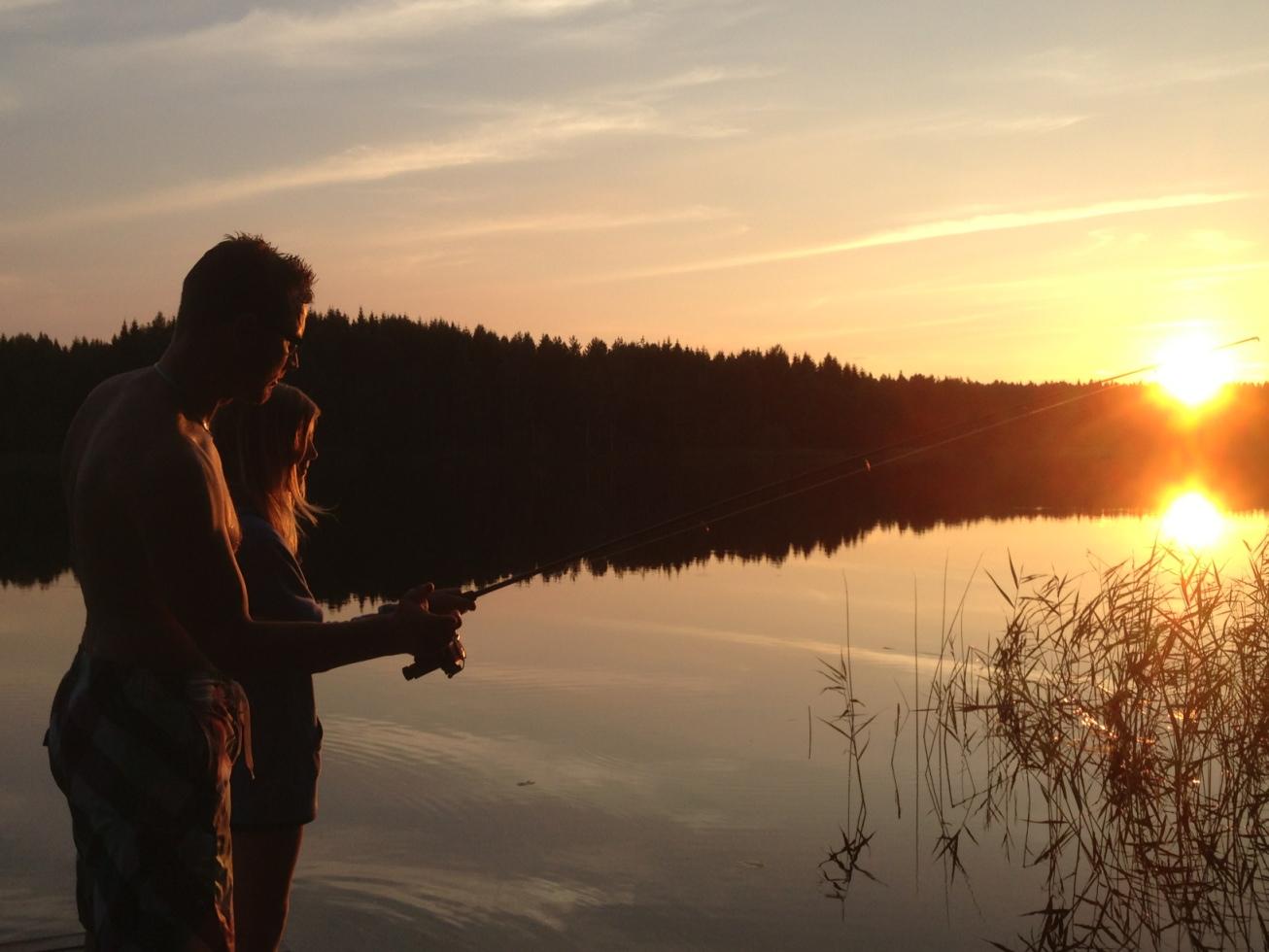 Kan en svensk sommar bli bättre än en fiskestund vid solnedgången?