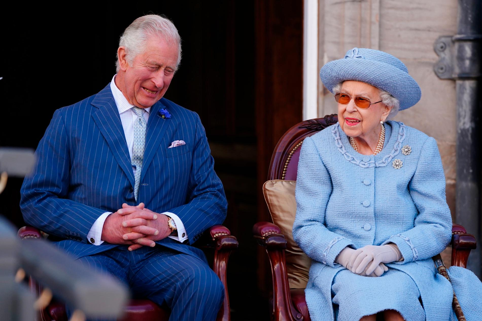 Kung Charles och drottning Elizabeth. 