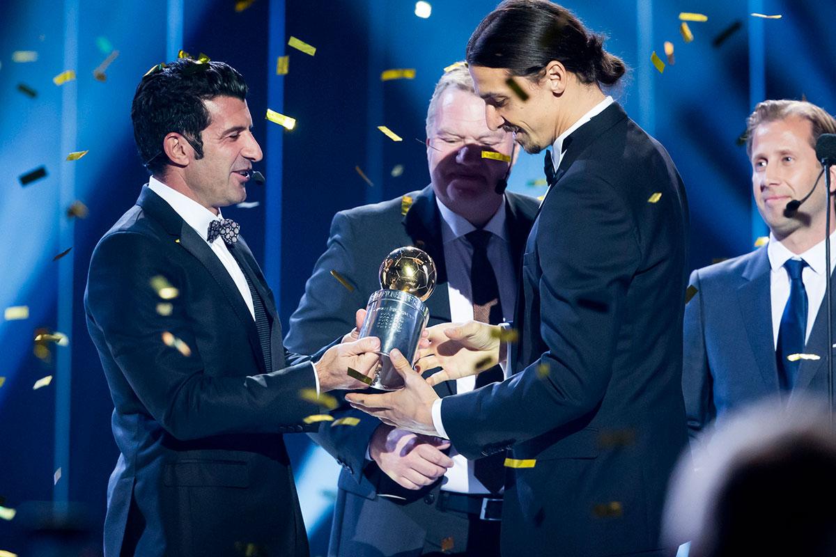 2015 Portugisiska legendaren Luis Figo är gift med en svenska och dök upp som prisutdelare när Zlatan Ibrahimovic tog ännu en Guldbollen.
