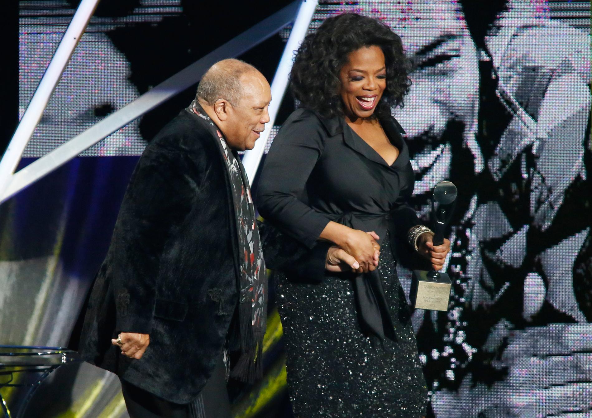 2013 förärades Quincy Jones en plats i Rock and Roll Hall of Fame, här under ceremonin med nära vännen Oprah Winfrey.