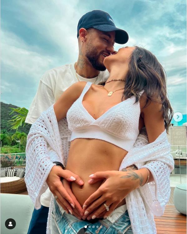 Neymar, 31, väntar sitt andra barn tillsammans med flickvännen Bruna Biancardi.