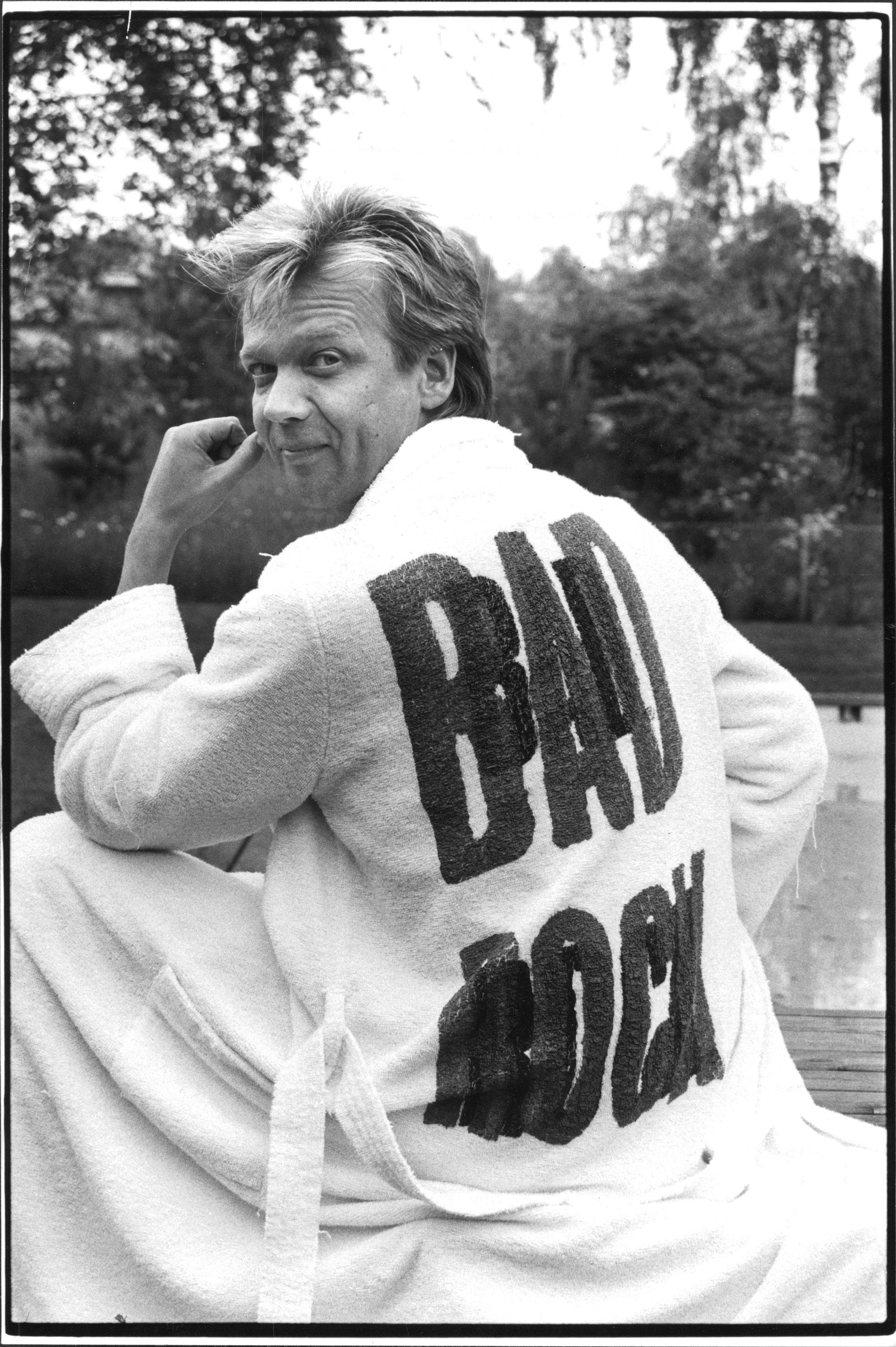 Björn Skifs tar åter på sig Badrocken. Så här såg den ut 1987.