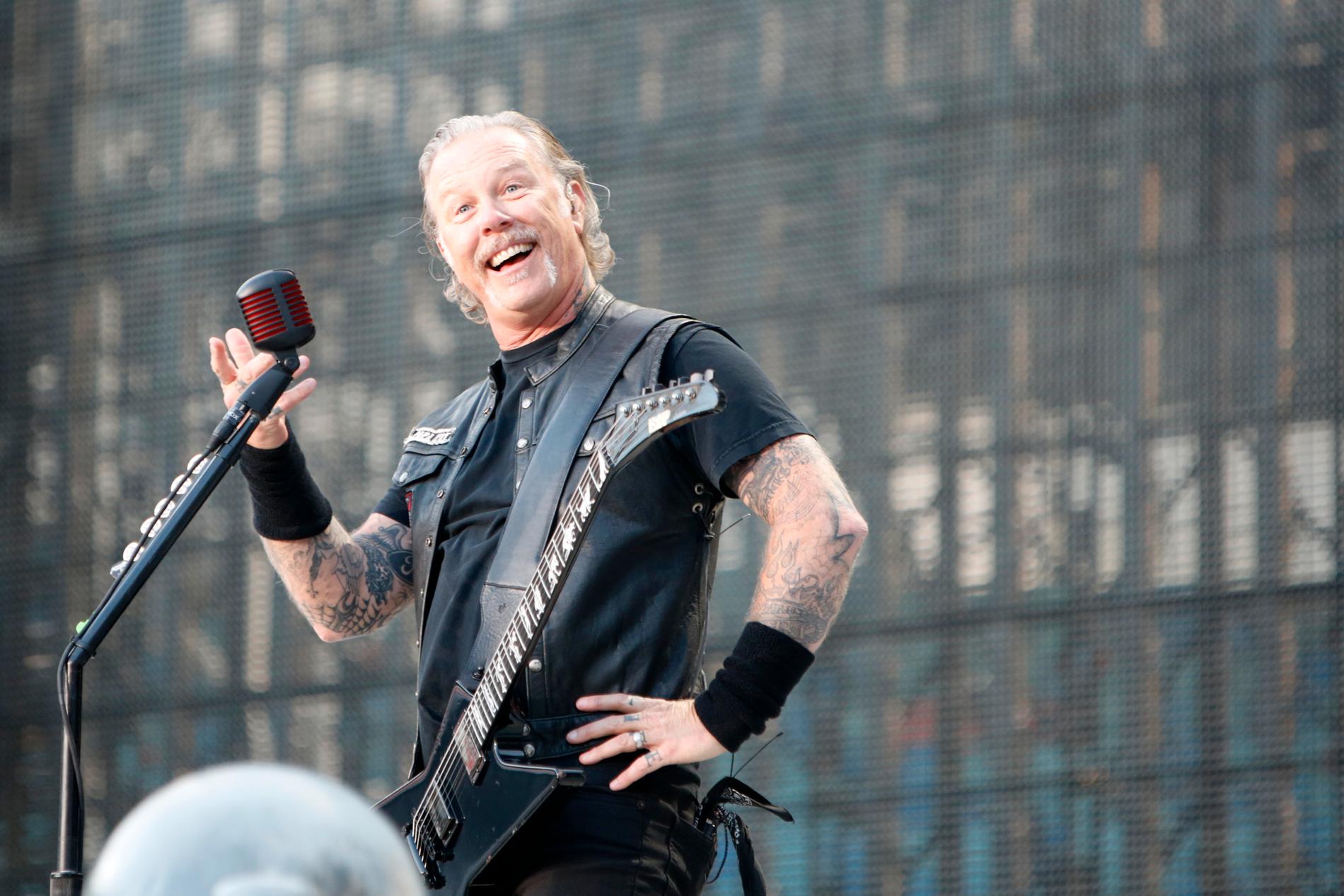 Förhoppningsvis drar James Hetfield fram sin akustiska gura i helgen. Bild från Metallicas spelning på Ullevi 2019.