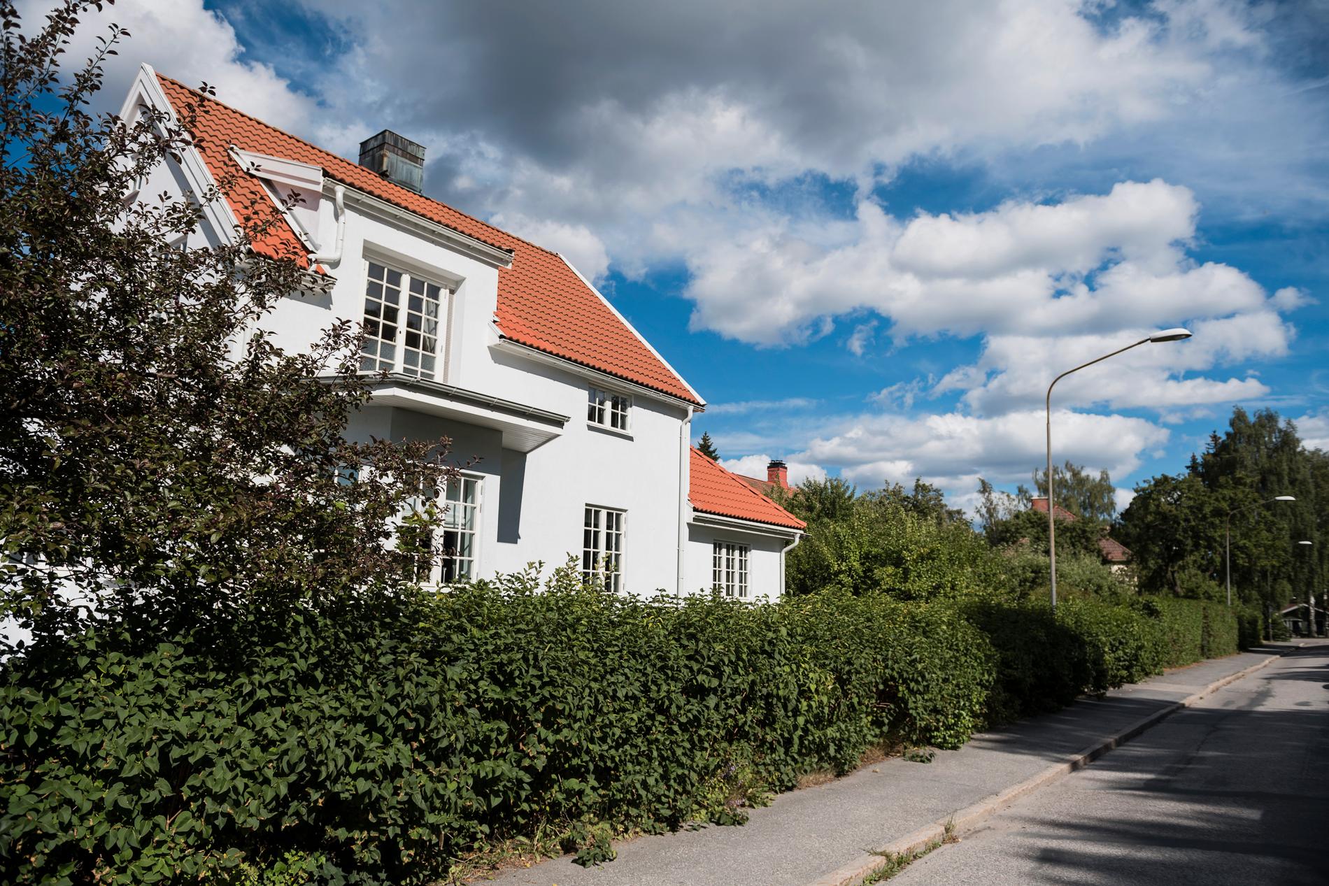Medelpriset för en villa i Sverige är i dag 3 364 000 kronor.