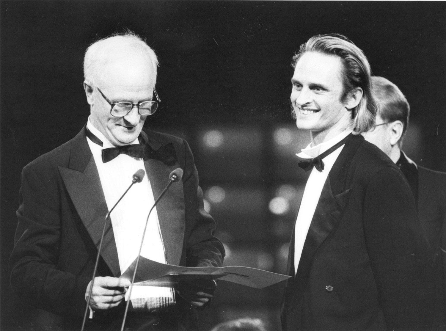 Bosse Larsson och artisten Orup under Grammisgalan 1988.