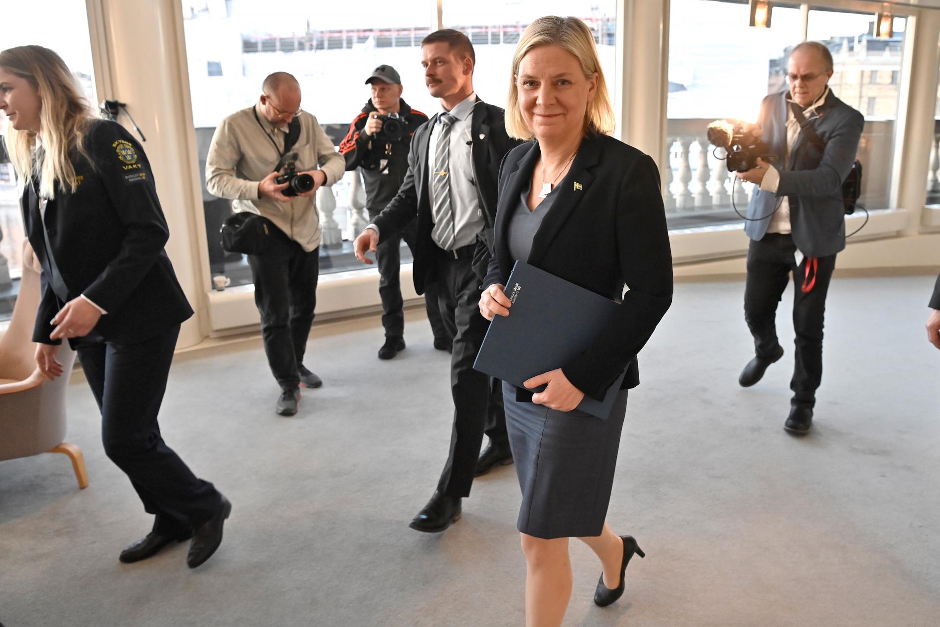 Nyvalda statsministern Magdalena Andersson efter omröstningen.