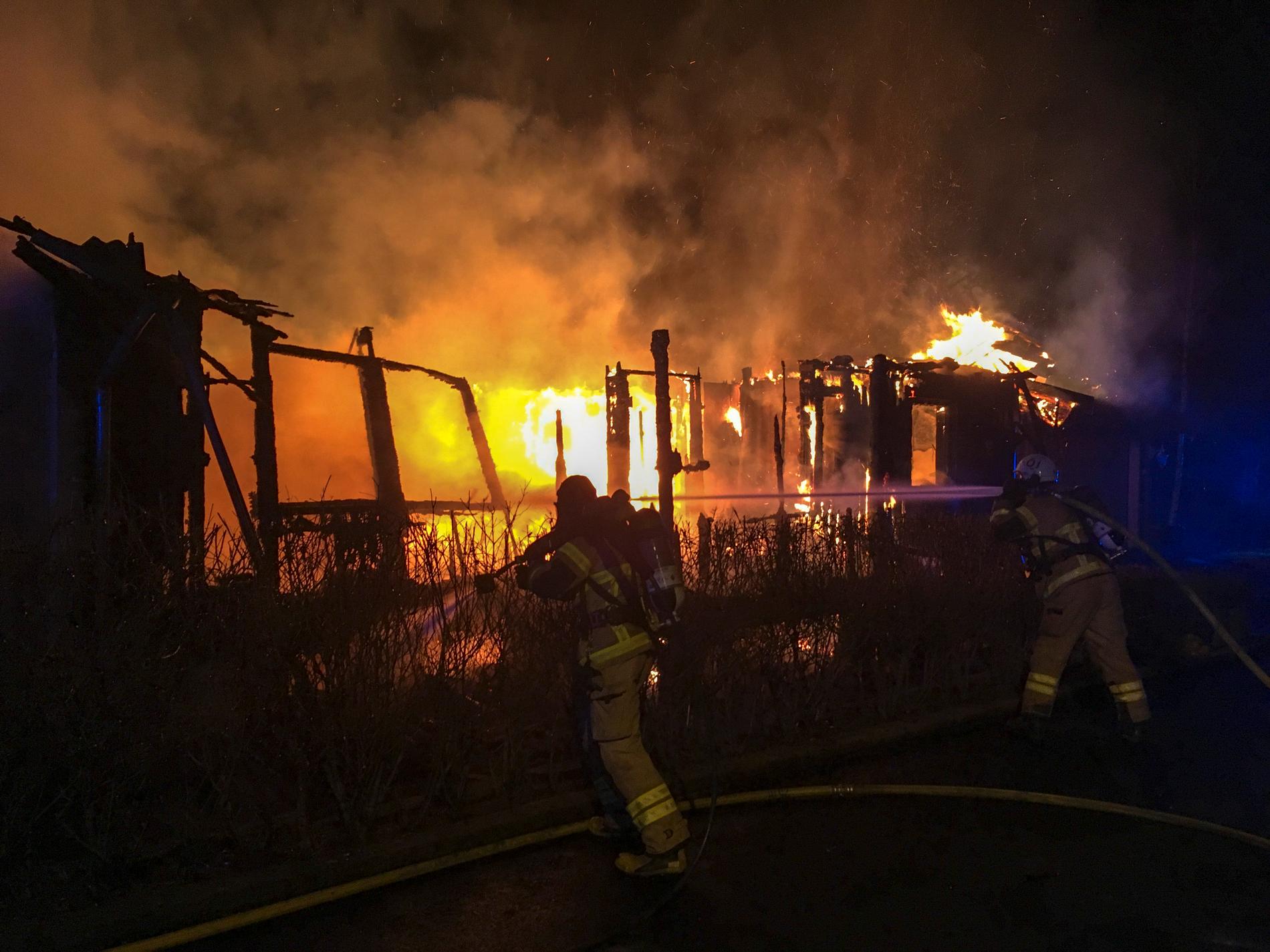 Villan i Härryda blev helt förstörd av branden i december. Mannen som bodde där räddades genom en modig insats av tre unga personer som tog sig in i huset.