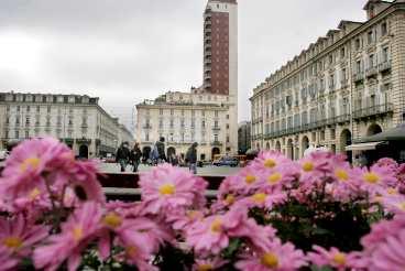 Svenske fotbollsstjärnan Zlatan Ibrahimovic bor vid Piazza Castello, som är en av Turins tjusigaste adresser.