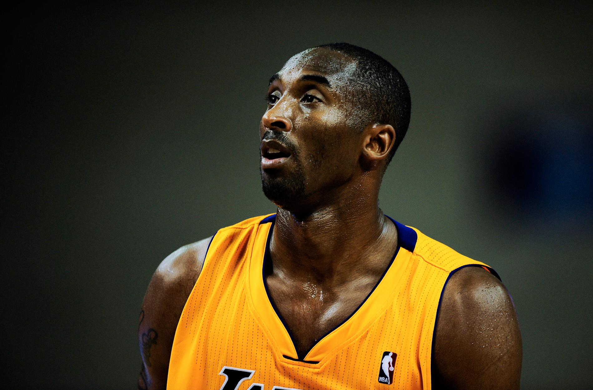 Basketspelaren, Kobe Bryant, dog i en tragisk helikopterolycka den 27 januari. 