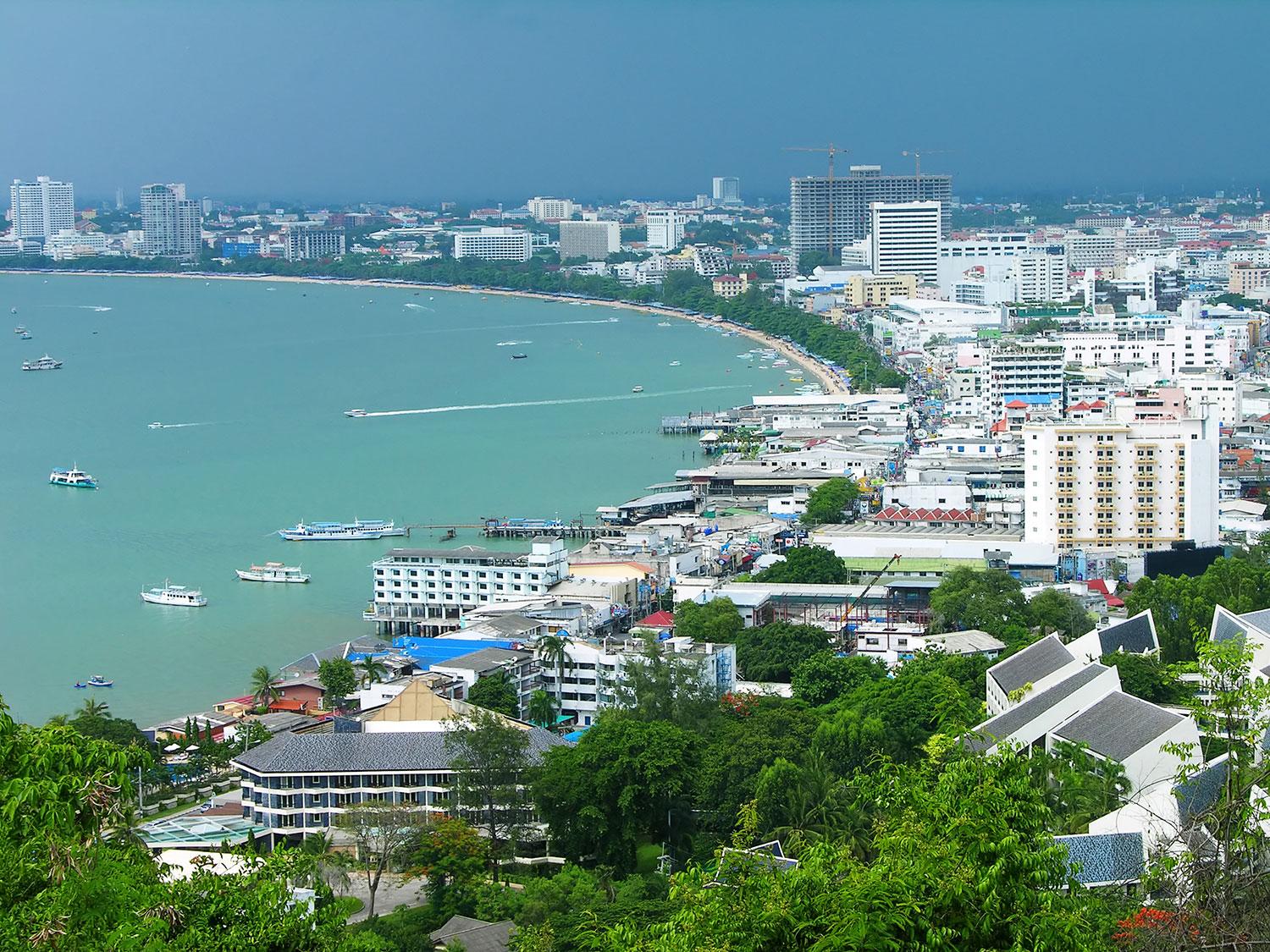 I Pattaya, Thailand, kostar en soltimme bara 94 kronor i november.