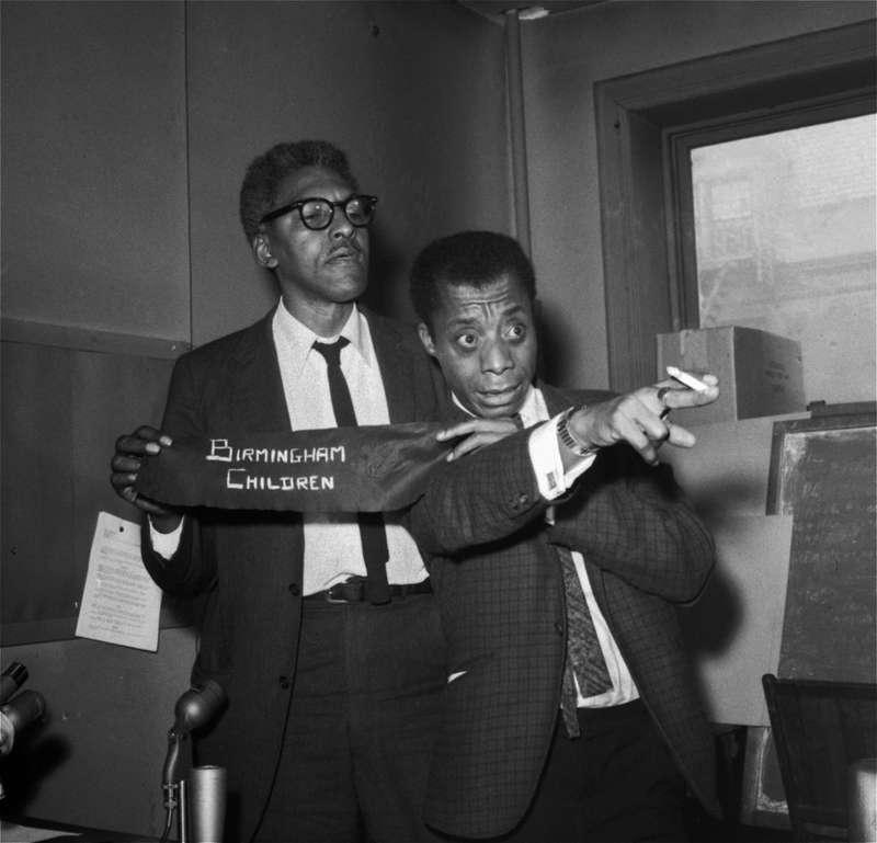 James Baldwin, till höger, tillsammans med Bayard Rustin. 