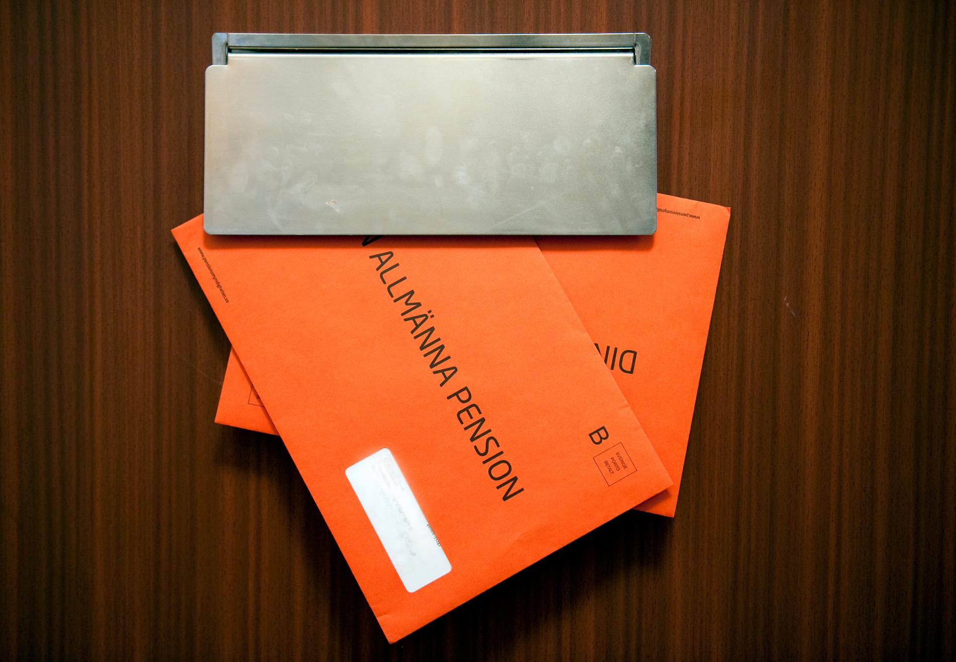 Pensionsmyndigheten informerar varje år om pensionen i det orange kuvert. Arkivbild.