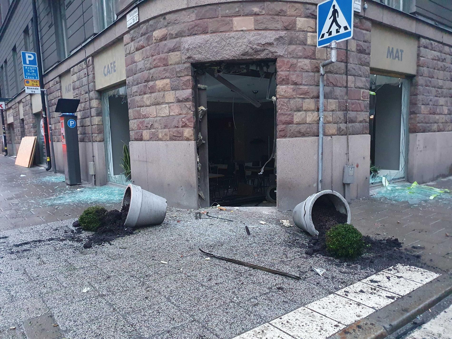 Kaféet i centrala Stockholm sprängdes i mars.