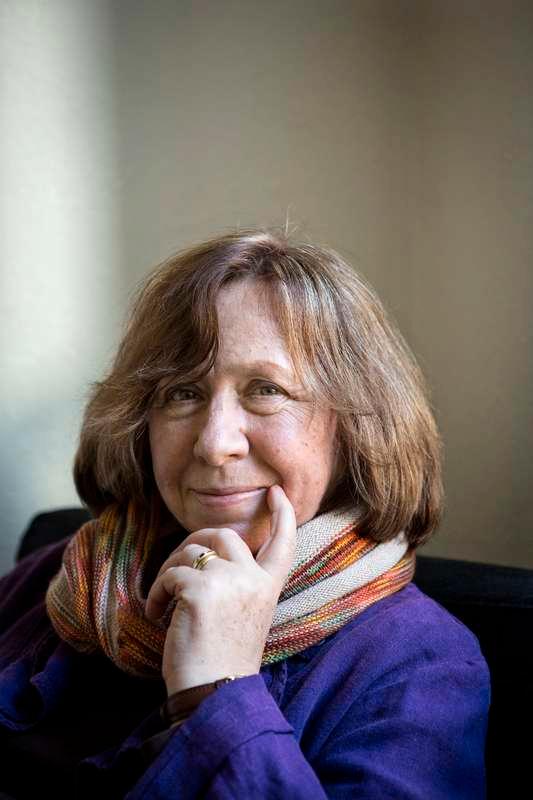 Vitryska författaren Svetlana Aleksijevitj har skrivit ”Kriget har inget kvinnligt ansikte”.