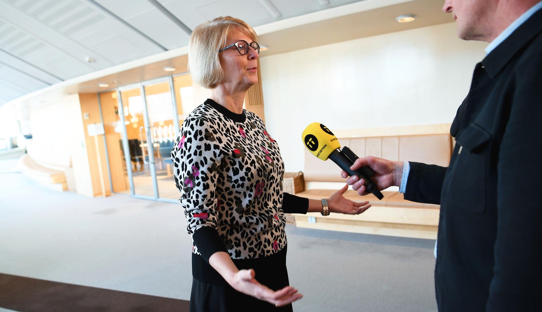Moderaten Elisabeth Svantesson presenterar dagens överrenskommelse med Vänsterpartiet.