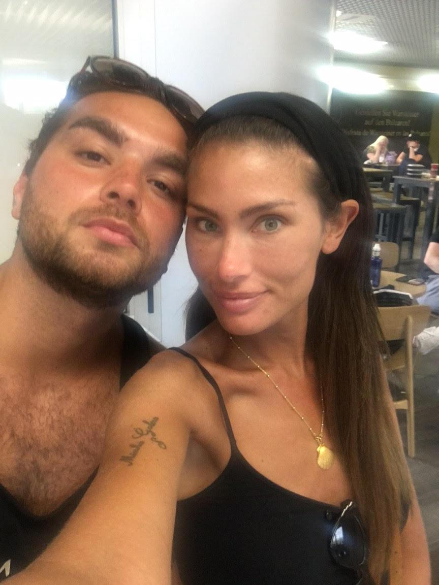 Sebastian Pereira och Ellinore Johansson är strandade på flygplatsen i Palma.