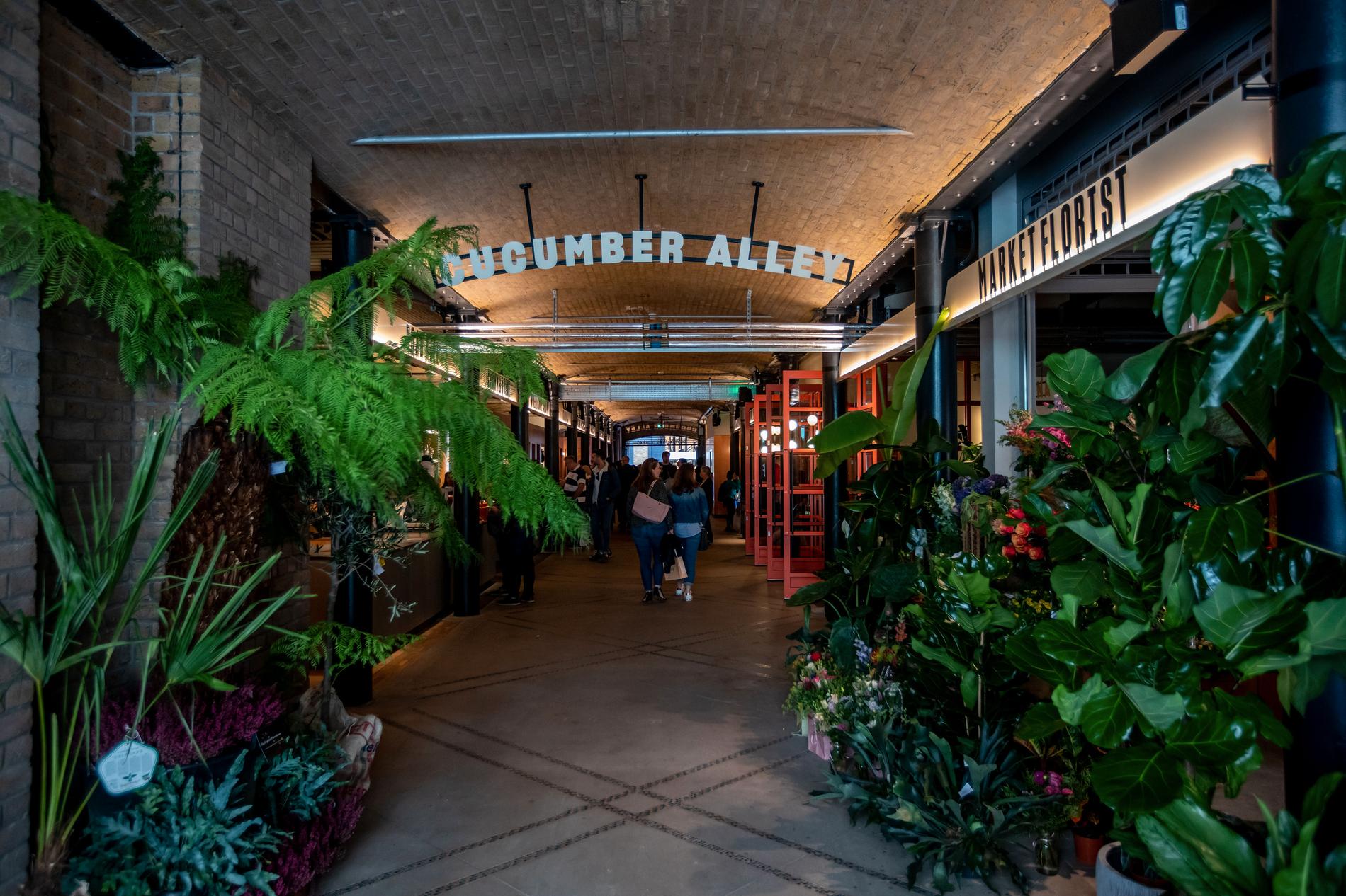 Cucumber alley är en gång full av specialistbutiker. 