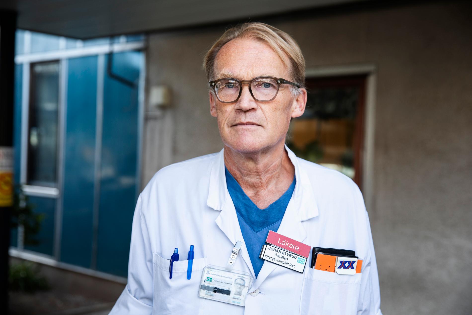 Johan Styrud, överläkare på Danderyds sjukhus och ordförande Stockholms läkarförening delar folkets kritik mot ”årets julklapp 2021”