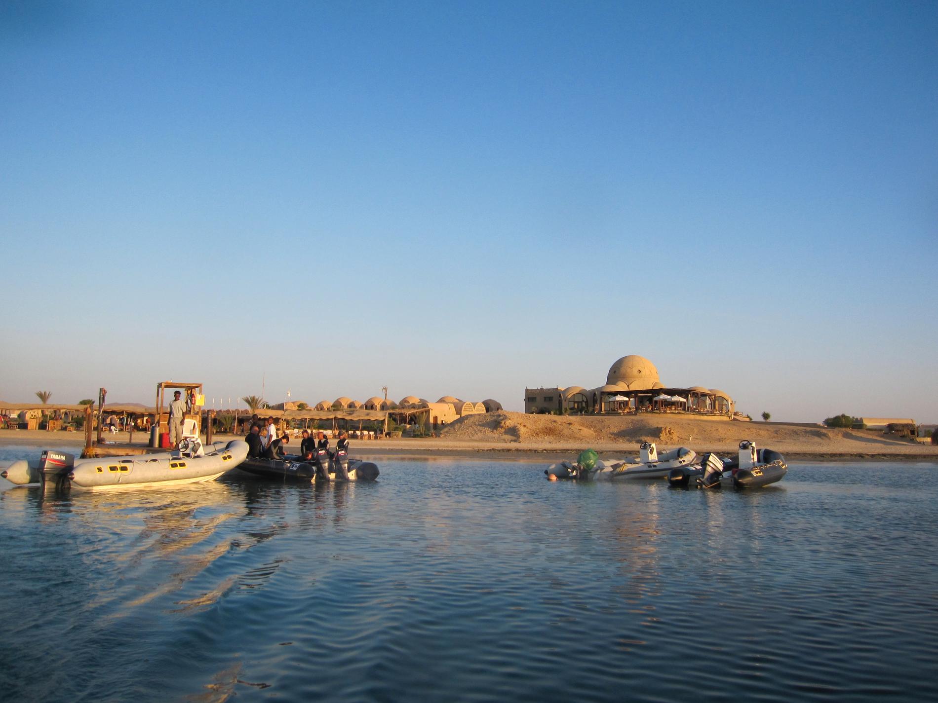 Marsa Alam i södra Egypten erbjuder allt som en dykare kan begära. Röda havets klara vatten. Många arter av fiskar och vattendjur.
Tyvärr håller sjukvården inte alltid samma kvalitet.s
